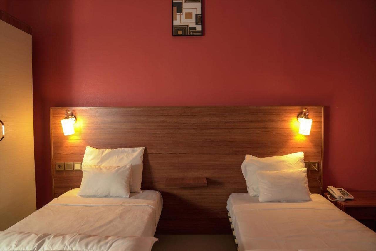 Dialali Hotel Нуакшот Екстериор снимка
