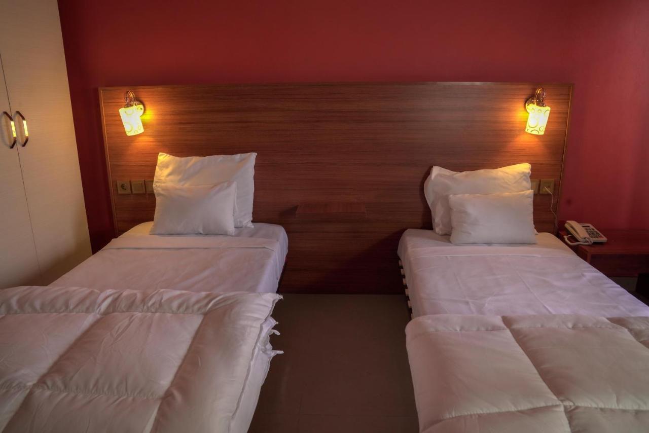 Dialali Hotel Нуакшот Екстериор снимка