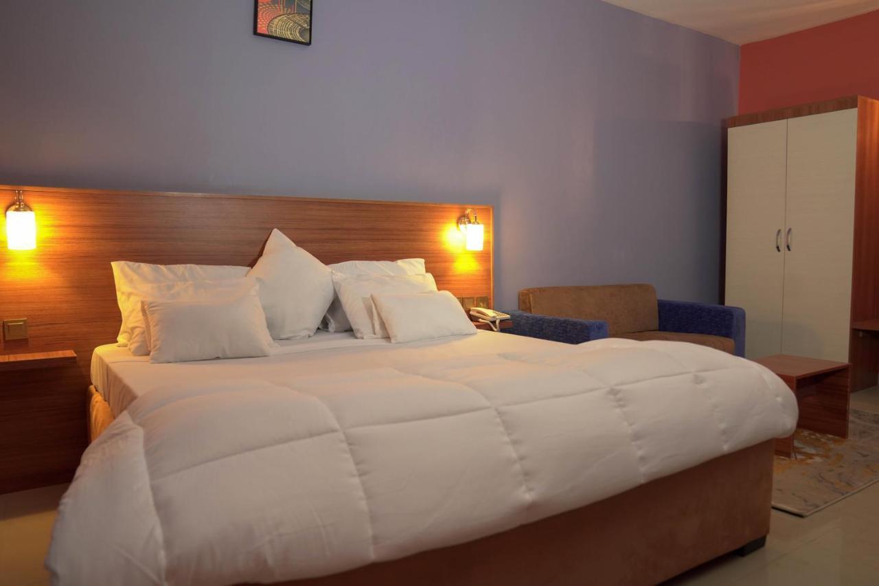 Dialali Hotel Нуакшот Екстериор снимка