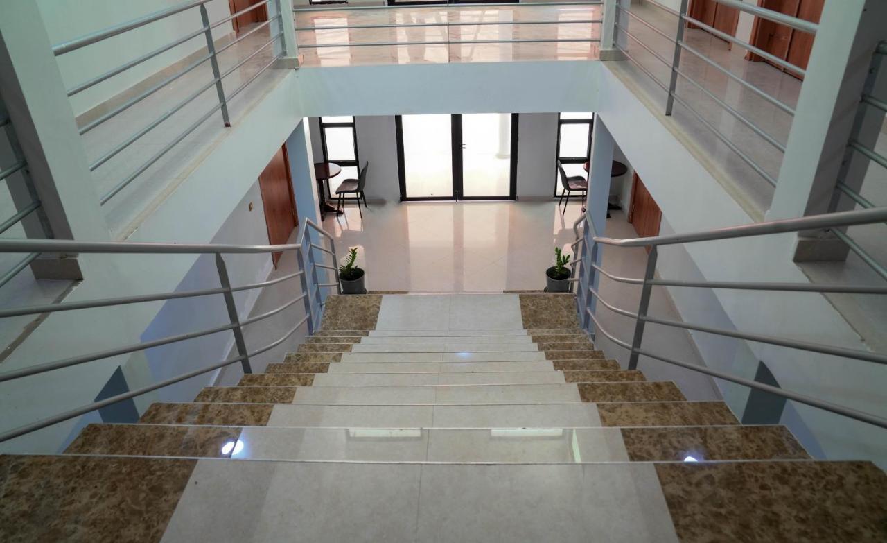 Dialali Hotel Нуакшот Екстериор снимка