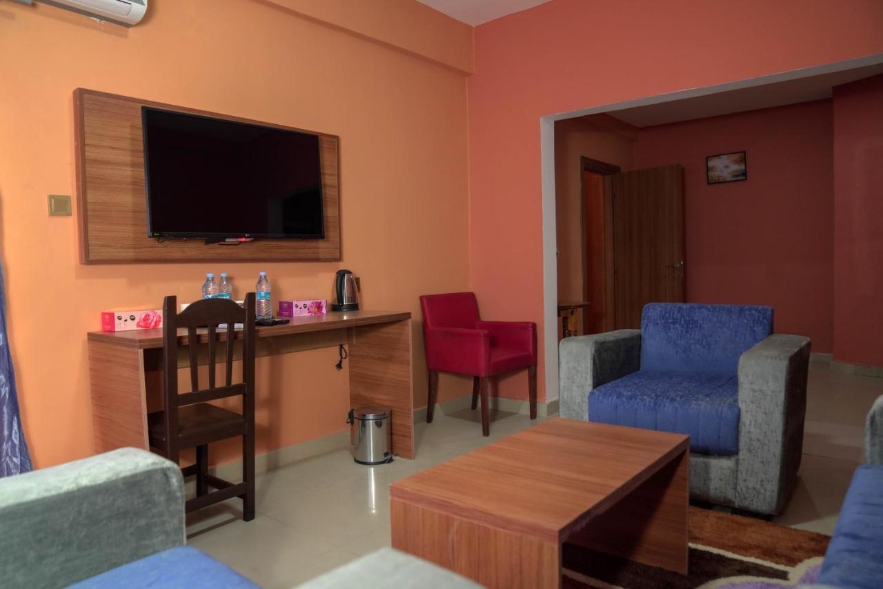 Dialali Hotel Нуакшот Екстериор снимка