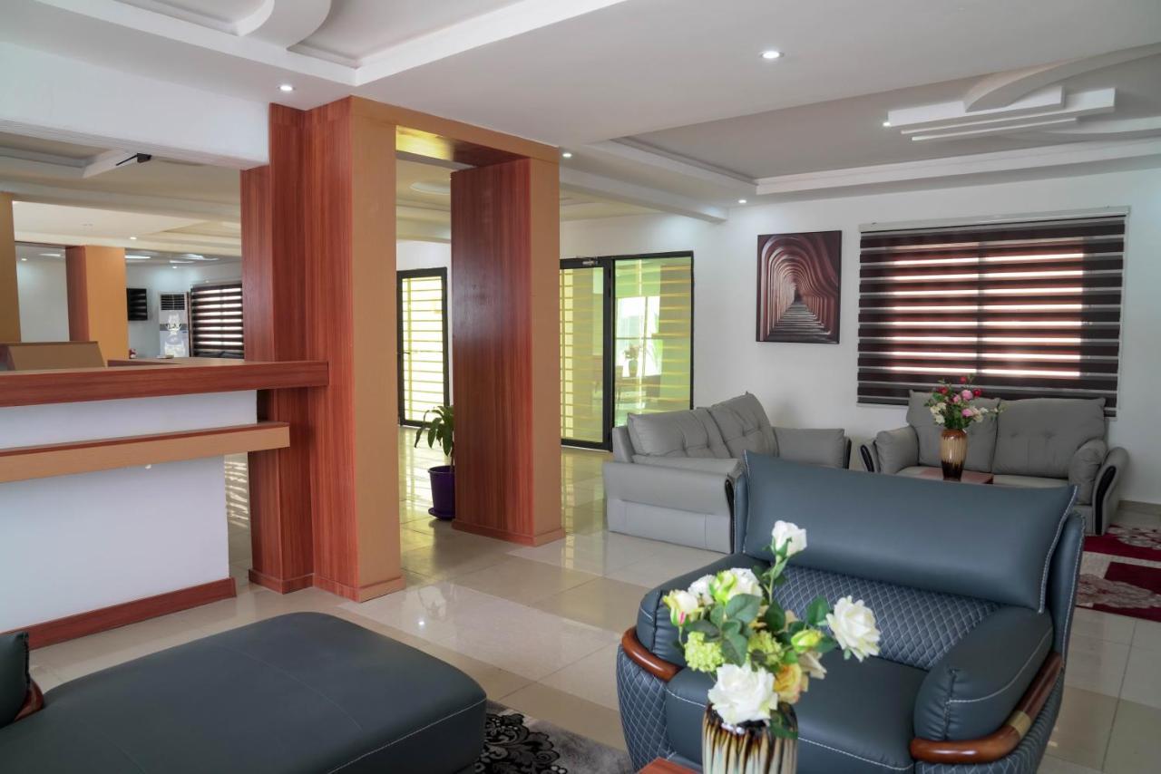 Dialali Hotel Нуакшот Екстериор снимка