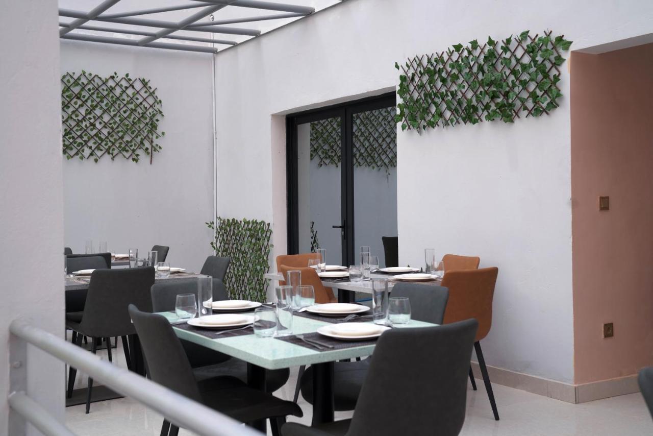 Dialali Hotel Нуакшот Екстериор снимка